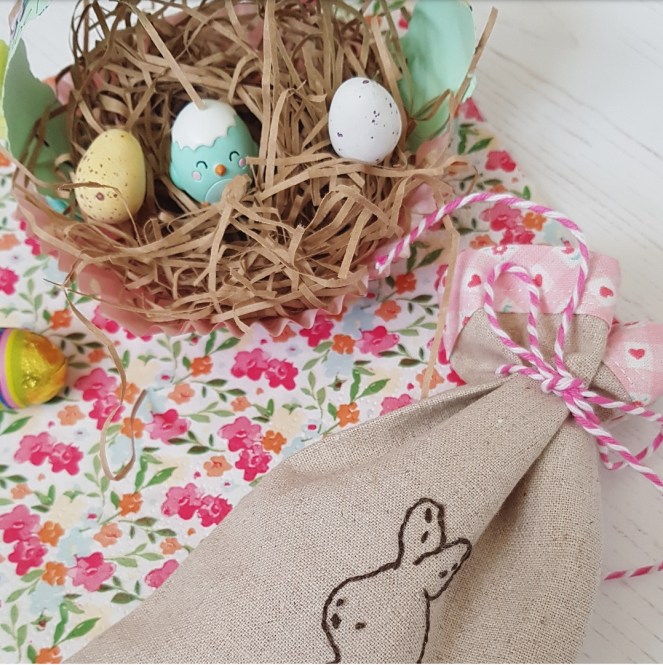Little bunny treat bag with momiji chick