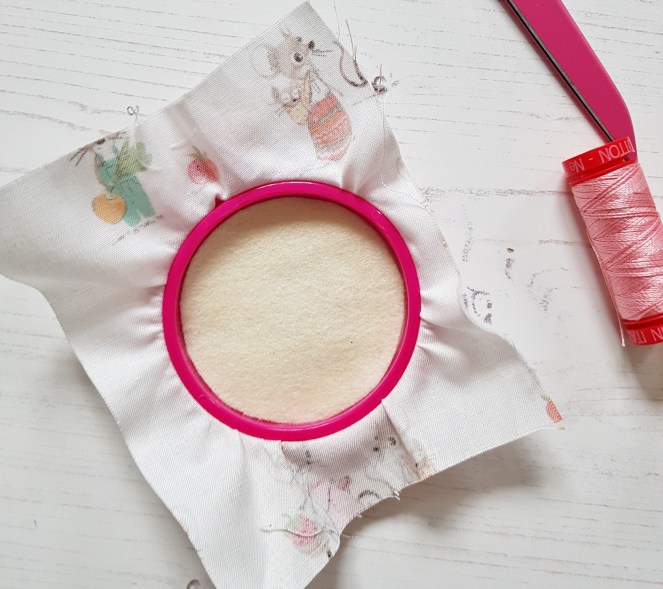How to back your embroidery hoop with felt -Tutorial