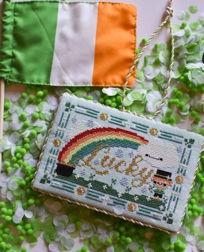 The frosted pumpkin stitchery - Lucky Pattern