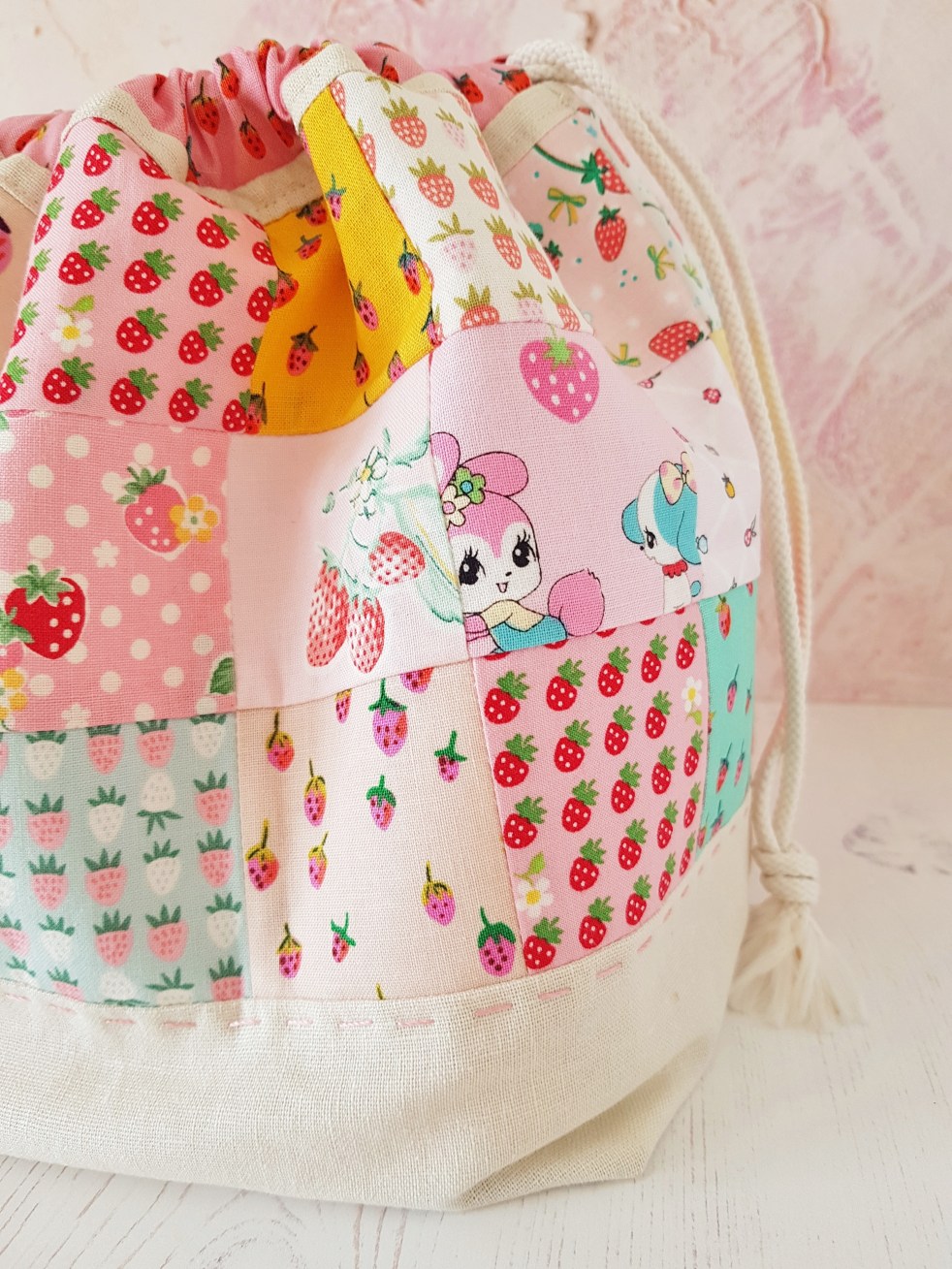 Strawberry Lovers Finch Bucket