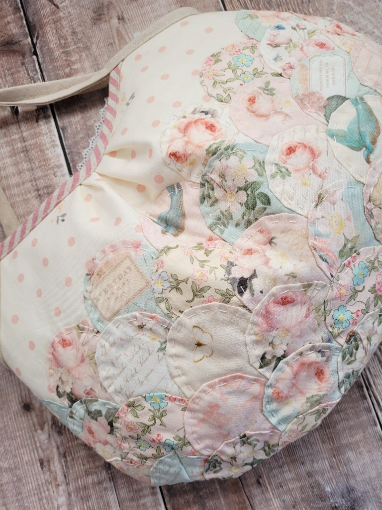 Rose and Violet Garden Clamshell Granny Bag